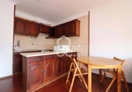 1 bedroom apartment with balcony on Av. Elisio de Moura.
