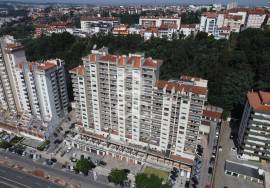 1 bedroom apartment with balcony on Av. Elisio de Moura.