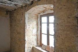 Historic property to renovate