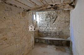 Historic property to renovate