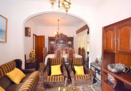 Four‑Bedroom Country Villa with Large Garage and Generous Land Four‑Bedroom Country Villa with Large Garage and Generous Land