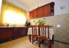 Four‑Bedroom Country Villa with Large Garage and Generous Land Four‑Bedroom Country Villa with Large Garage and Generous Land