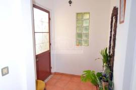 Four‑Bedroom Country Villa with Large Garage and Generous Land Four‑Bedroom Country Villa with Large Garage and Generous Land