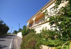 Four‑Bedroom Country Villa with Large Garage and Generous Land Four‑Bedroom Country Villa with Large Garage and Generous Land
