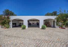 Modern 3-Bedroom Luxury Villa with 7 Hectares for Sale in Loulé, Algarve Modern 3-Bedroom Luxury Villa with 7 Hectares for Sale in Loulé, Algarve