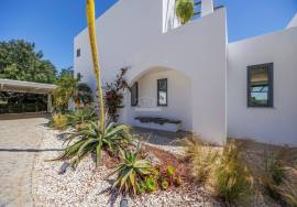 Modern 3-Bedroom Luxury Villa with 7 Hectares for Sale in Loulé, Algarve Modern 3-Bedroom Luxury Villa with 7 Hectares for Sale in Loulé, Algarve