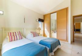 2-bedroom apartment overlooking the golf course of Vale da Pinta - Algarve 2-bedroom apartment overlooking the golf course of Vale da Pinta - Algarve