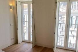 Renovated duplex with terrace in the heart of Lisbon – Premium location Príncipe Real / Avenida da Liberdade