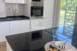 Renovated 3 Bedroom Apartment in Benfica with 20m² Suite