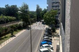Renovated 3 Bedroom Apartment in Benfica with 20m² Suite