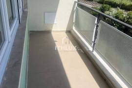 Renovated 3 Bedroom Apartment in Benfica with 20m² Suite