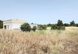 Rural Land with Potential in Olhão