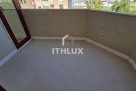 Refurbished 3 Bedroom Apartment with Parking — Exclusivity, Comfort and Prestige in São Domingos de Benfica