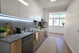 Refurbished 3 Bedroom Apartment with Parking — Exclusivity, Comfort and Prestige in São Domingos de Benfica