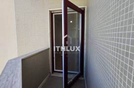 Refurbished 3 Bedroom Apartment with Parking — Exclusivity, Comfort and Prestige in São Domingos de Benfica