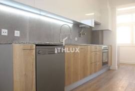 Refurbished 3 Bedroom Apartment with Parking — Exclusivity, Comfort and Prestige in São Domingos de Benfica