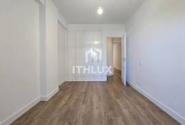Refurbished 3 Bedroom Apartment with Parking — Exclusivity, Comfort and Prestige in São Domingos de Benfica