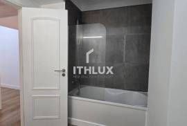 Refurbished 3 Bedroom Apartment with Parking — Exclusivity, Comfort and Prestige in São Domingos de Benfica