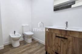 Refurbished 3 Bedroom Apartment with Parking — Exclusivity, Comfort and Prestige in São Domingos de Benfica