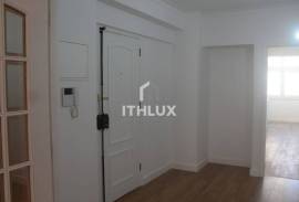Refurbished 3 Bedroom Apartment with Parking — Exclusivity, Comfort and Prestige in São Domingos de Benfica