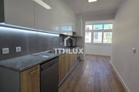 Refurbished 3 Bedroom Apartment with Parking — Exclusivity, Comfort and Prestige in São Domingos de Benfica