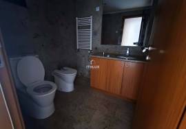 3 Bedroom Apartment with Patio and Barbecue – Quiet and Family Area