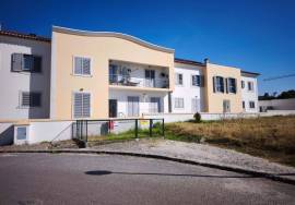 3 Bedroom Apartment with Patio and Barbecue – Quiet and Family Area