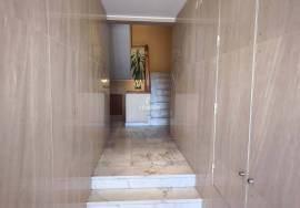 3 Bedroom Apartment with Patio and Barbecue – Quiet and Family Area