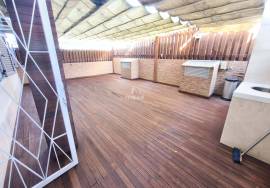 3 Bedroom Apartment with Patio and Barbecue – Quiet and Family Area