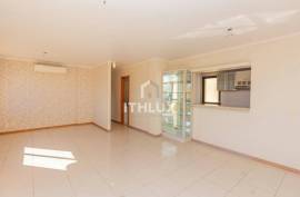 Wonderful semi-furnished apartment, 90m², for sale, 2 bedrooms, 1 suite, 2 parking spaces covered, Passo d ́Areia, POA / RS