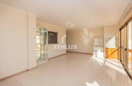 Wonderful semi-furnished apartment, 90m², for sale, 2 bedrooms, 1 suite, 2 parking spaces covered, Passo d ́Areia, POA / RS