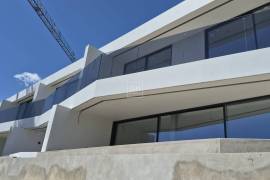Charming 4-Bedroom Luxury Townhouse in Prime Loulé Location Charming 4-Bedroom Luxury Townhouse in Prime Loulé Location
