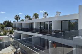 Modern 3 & 4 Bedroom Townhouses | Central Loulé | Private Development with Open Views Modern 3 & 4 Bedroom Townhouses | Central Loulé | Private Development with Open Views