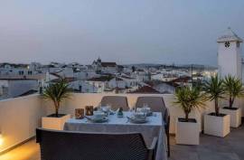 A Rare PENTHOUSE Hideaway in the Heart of Old Town Lagos