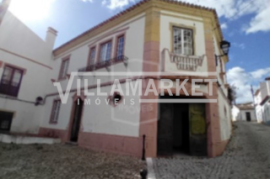 4 bedroom bank house consisting of 2 floors located in Alter do Chão, Portalegre