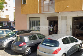 2 interconnected banking stores with 135 m2 located in Prior Velho near Lisbon airport 2 interconnected banking stores with 135 m2 located in Prior Velho near Lisbon airport