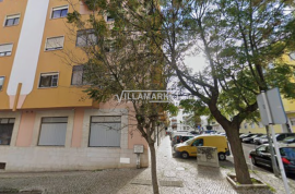2 interconnected banking stores with 135 m2 located in Prior Velho near Lisbon airport 2 interconnected banking stores with 135 m2 located in Prior Velho near Lisbon airport