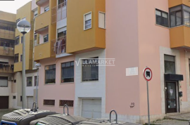 2 interconnected banking stores with 135 m2 located in Prior Velho near Lisbon airport 2 interconnected banking stores with 135 m2 located in Prior Velho near Lisbon airport