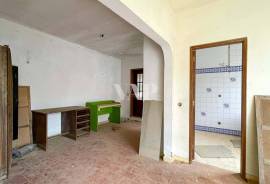 Property for sale in Benfarras/Terras Ruivas, situated on a plot of 1800m2 Property for sale in Benfarras/Terras Ruivas, situated on a plot of 1800m2
