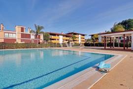 2 bedroom apartment in private condominium with swimming pool, Vilamoura