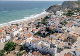 Three Bedroom Townhouse in the Heart of Burgau with Endless Potential