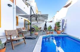 Exceptional 4 bed Villa with Private Pool & Sea-View Terrace in Tavira