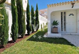 Four bedroom villa in central location in Albufeira Four bedroom villa in central location in Albufeira
