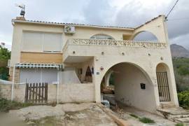 Building With 2 Separate Apartments For Sale in La Nucia Alicante Spain
