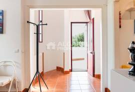 3-bedroom villa in a private condominium in Vilamoura, just 5 minutes from the Marina and the golf course. 3-bedroom villa in a private condominium in Vilamoura, just 5 minutes from the Marina and the golf course.