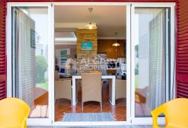 3-bedroom villa in a private condominium in Vilamoura, just 5 minutes from the Marina and the golf course. 3-bedroom villa in a private condominium in Vilamoura, just 5 minutes from the Marina and the golf course.