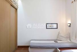 3-bedroom villa in a private condominium in Vilamoura, just 5 minutes from the Marina and the golf course. 3-bedroom villa in a private condominium in Vilamoura, just 5 minutes from the Marina and the golf course.