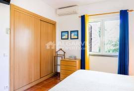 3-bedroom villa in a private condominium in Vilamoura, just 5 minutes from the Marina and the golf course. 3-bedroom villa in a private condominium in Vilamoura, just 5 minutes from the Marina and the golf course.