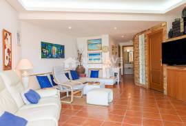 3-bedroom villa in a private condominium in Vilamoura, just 5 minutes from the Marina and the golf course. 3-bedroom villa in a private condominium in Vilamoura, just 5 minutes from the Marina and the golf course.