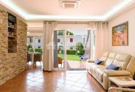 3-bedroom villa in a private condominium in Vilamoura, just 5 minutes from the Marina and the golf course. 3-bedroom villa in a private condominium in Vilamoura, just 5 minutes from the Marina and the golf course.